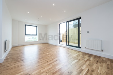 Fantastic Three Bedroom Property Available to Rent in Brand New Development of City View Point!